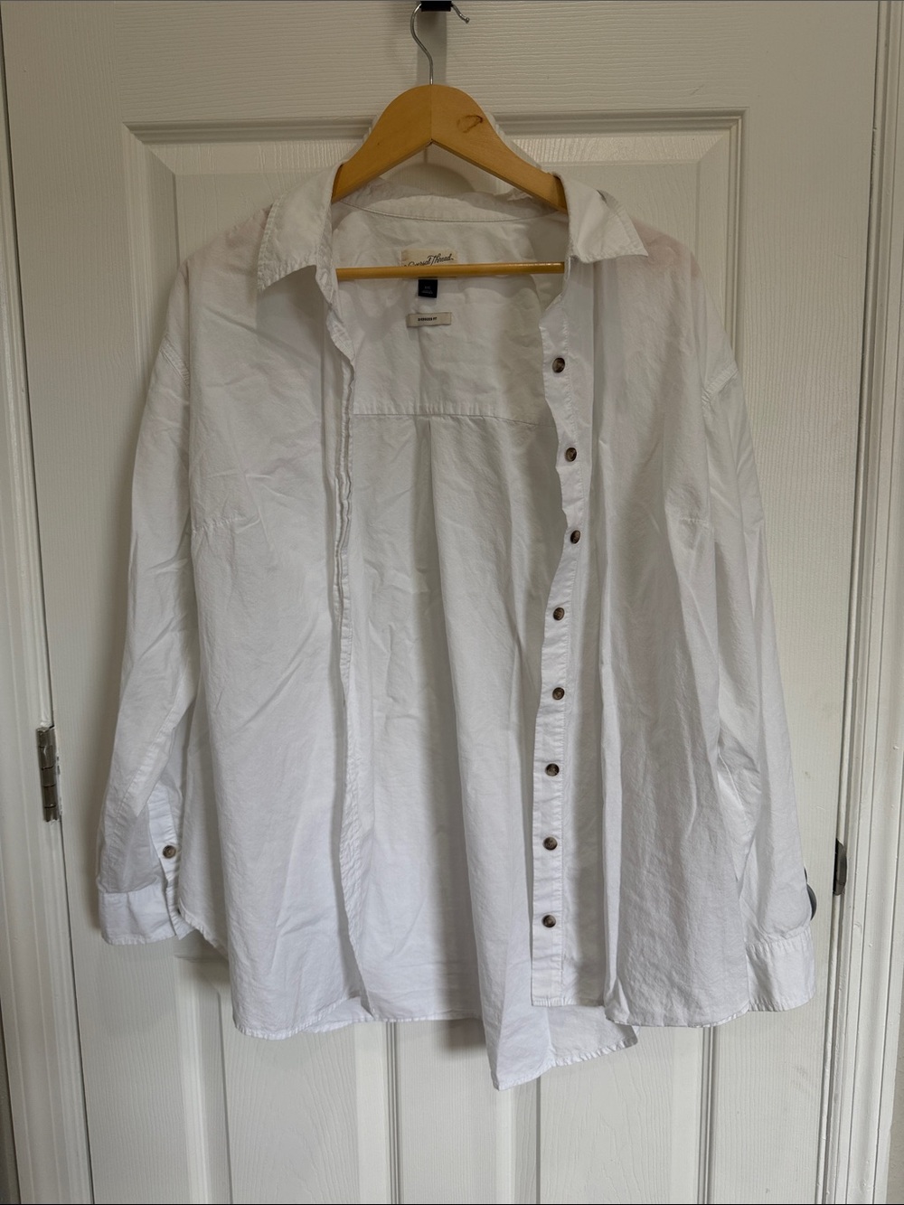 Universal Thread White Button-Front Lightweight Shirt
